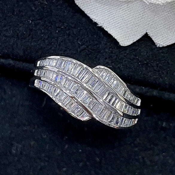 Wholesale Women's Copper Wave Geometric Zirconia Inlaid Ring Light Luxury Jewelry
