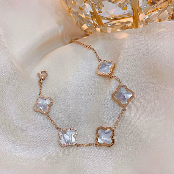 Wholesale Women's Copper Zircon Inlaid Fourpetal Flower Geometric Sweet Style Bracelet Real Gold Electroplated