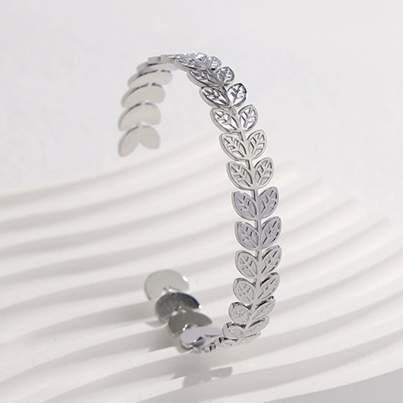 Wholesale Women's Creative Stainless Steel Leaf C Shaped Opening Adjustable 18K Gold Plated Bracelet With Electroplating Treatment