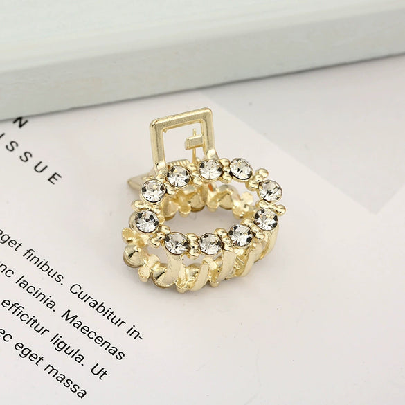 Wholesale Women's Cute Pearl Rhinestone Side Hair Clip Hair Accessories With Electroplating Treatment