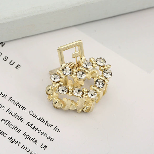 Wholesale Women's Cute Pearl Rhinestone Side Hair Clip Hair Accessories With Electroplating Treatment