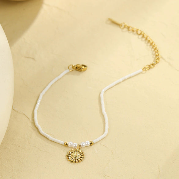 Wholesale Women's Daisy Pearl Stainless Steel 18K Electroplated Geometric Fashion Jewelry Bracelet