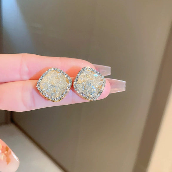 Wholesale Women's Diecast Silver Needle Blue Crystal Flower Pearl Earrings With Diamond Design And High Sense Style