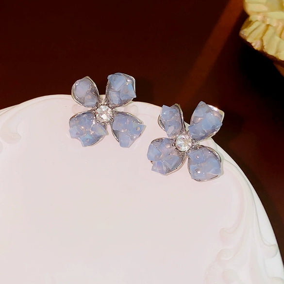 Wholesale Women's Diecast Silver Needle Blue Crystal Flower Pearl Earrings With Diamond Design And High Sense Style