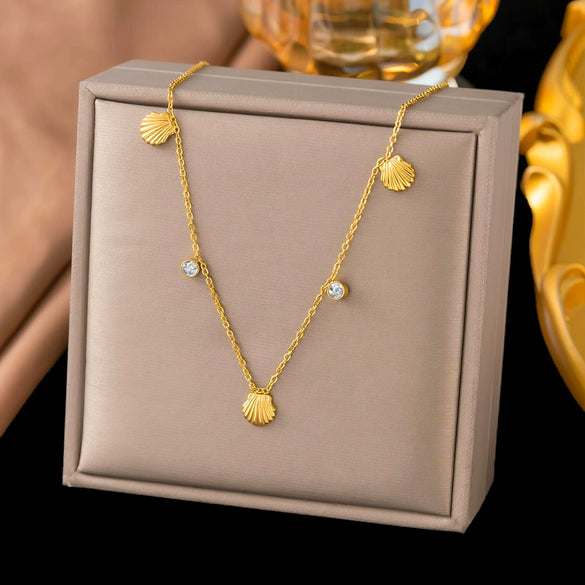 Wholesale Women's Doublelayered Long Necklace With Heart Shape Titanium Steel Pendant Real Gold Plated In The Furnace Oshaped Chain