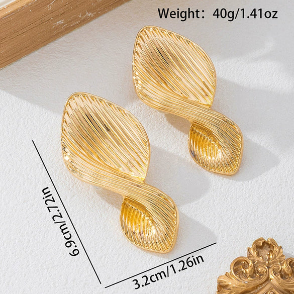 Wholesale Women's Electroplated Geometric Alloy Earrings Set In Light Luxury Style