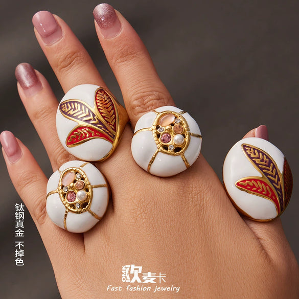 Wholesale Women's Electroplated Geometric Stainless Steel Ring With Zircon And Pearl Inlay In Vintage Light Luxury Style