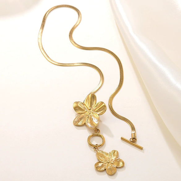 Wholesale Women's Electroplated Titanium Steel And Stainless Steel Flower Necklace With Flat Snake Chain