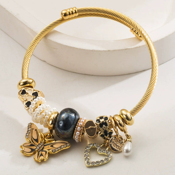 Wholesale Women's Elegant Butterfly Pendant Bracelet Made Of Alloy Stainless Steel With Diamond Design