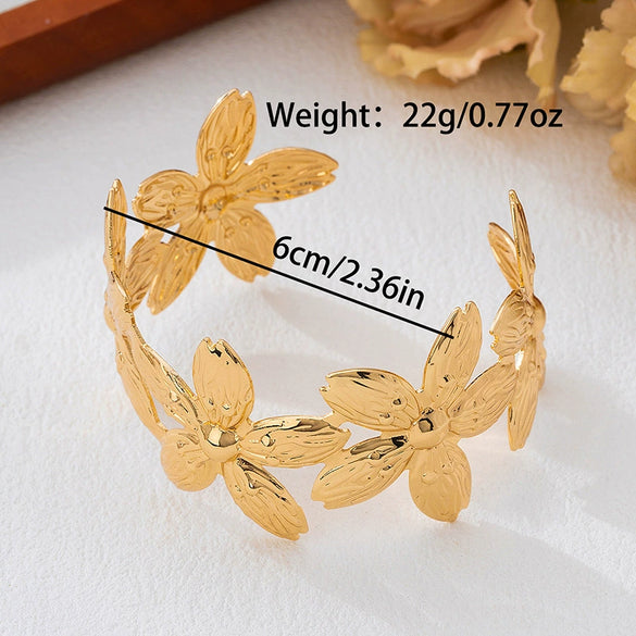 Wholesale Women's Exaggerated Geometric Floral Open Alloy Bracelet With Electroplating