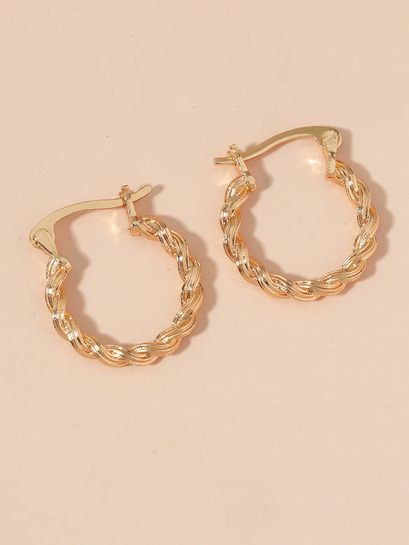 Wholesale Women's Exaggerated Geometric Metal Circle Earrings With Electroplating Design