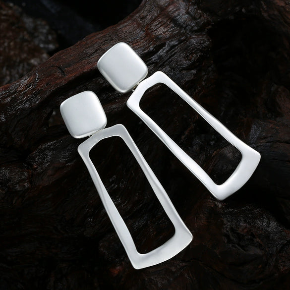 Wholesale Women's Exaggerated Geometric Metal Earrings With A Bold Fashion Statement Style