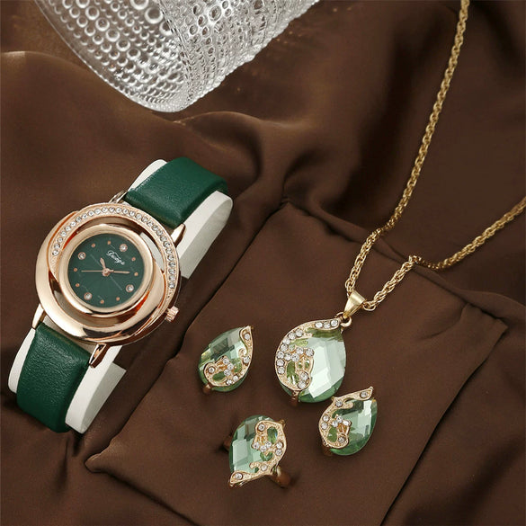 Wholesale Women's Fashion Alloy And Pu Belt Round Dial Quartz Watch With Diamond Inlay
