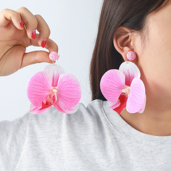 Wholesale Women's Fashion Flower Shape Zinc Alloy Electroplated Earrings