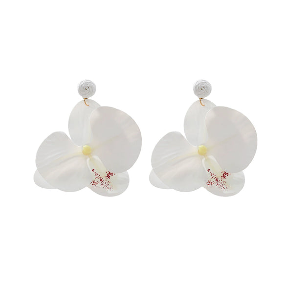 Wholesale Women's Fashion Flower Shape Zinc Alloy Electroplated Earrings