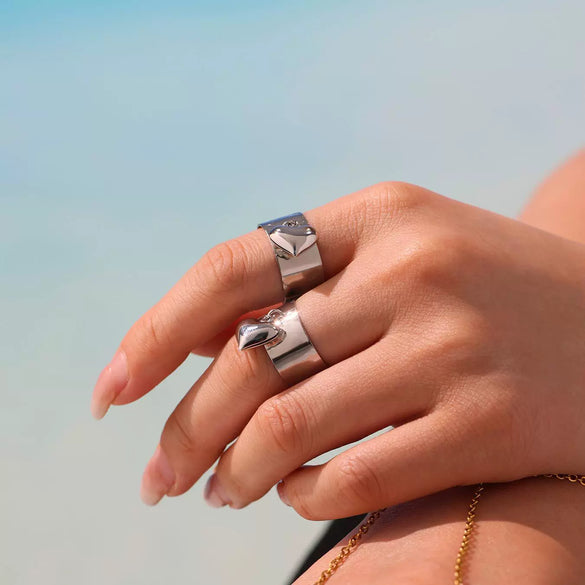 Wholesale Women's Fashion Geometric Stainless Steel Electroplated 18K Gold Ferris Wheel Small Heart Open Index Finger Ring