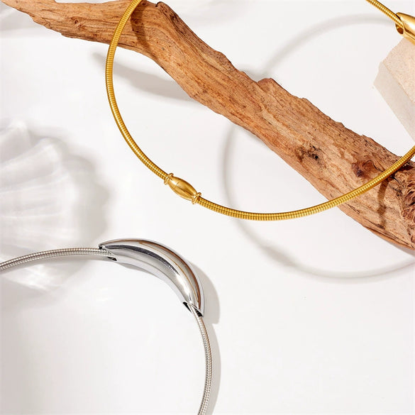 Wholesale Women's Fashion Geometric Titanium Steel Round Hoop Necklace With Electroplating