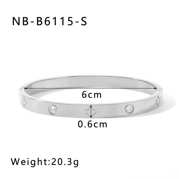 Wholesale Women's Fashion Heart Shaped Titanium Steel 18K Gold Plated Stainless Steel Bracelet With Electroplating Process