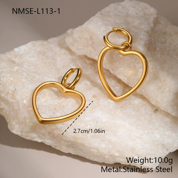 Wholesale Women's Fashion Heartshaped Hollow Electroplated Stainless Steel Earrings