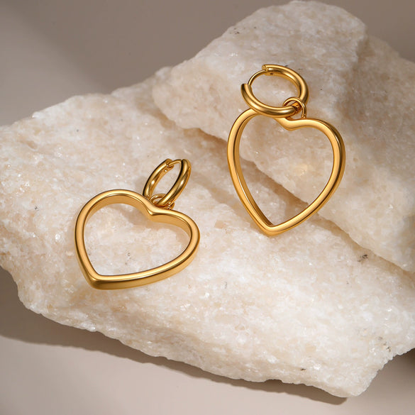 Wholesale Women's Fashion Heartshaped Hollow Electroplated Stainless Steel Earrings