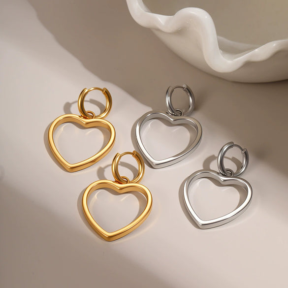 Wholesale Women's Fashion Heartshaped Hollow Electroplated Stainless Steel Earrings