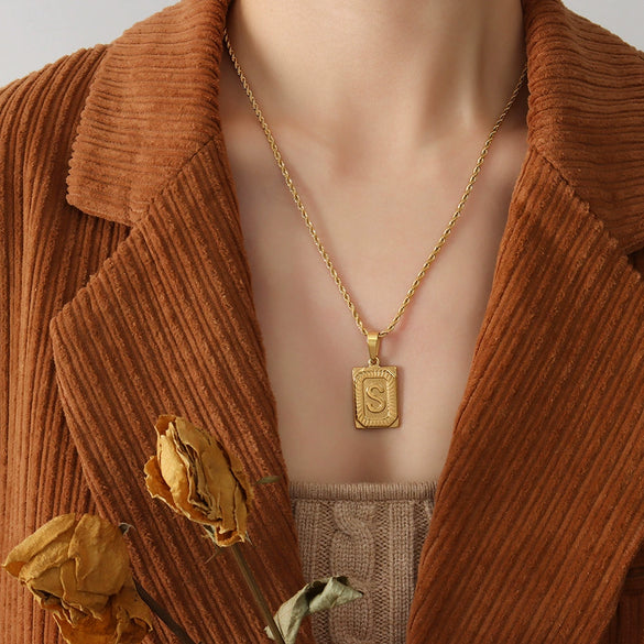 Wholesale Women's Fashion Jewelry Titanium Steel Ferris Wheel Design 18K Gold Plated Square Pendant Clavicle Chain With Letter And Number Patterns