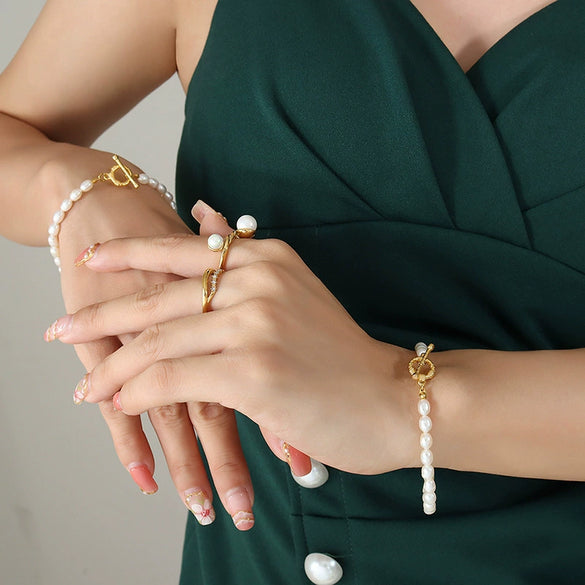 Wholesale Women's Fashion Jewelry With Fresh Water Pearl Chain And Electroplated Ot Buckle