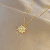 Wholesale Women's Fashion Light Luxury Clavicle Chain Necklace With Geometric Four Leaf Flower Pendant Made Of Stainless Steel And Electroplated