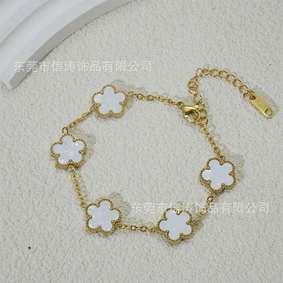 Wholesale Women's Fashion Luxury Vacuumplated 18K Titanium Steel Clover Flower Bracelet