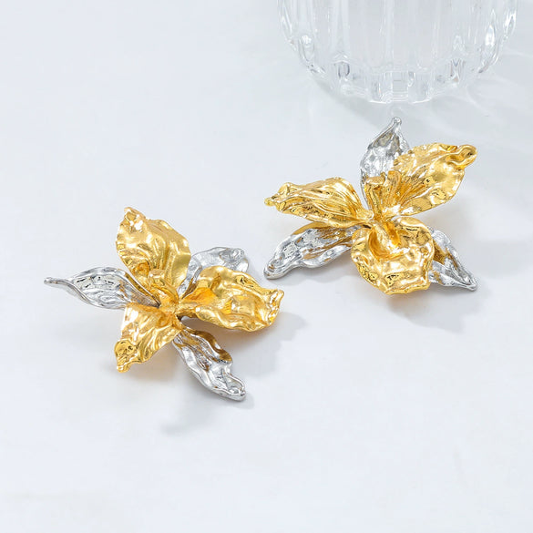 Wholesale Women's Fashion Multilayer Zinc Alloy Earrings With Flower Pattern And Electroplating Design