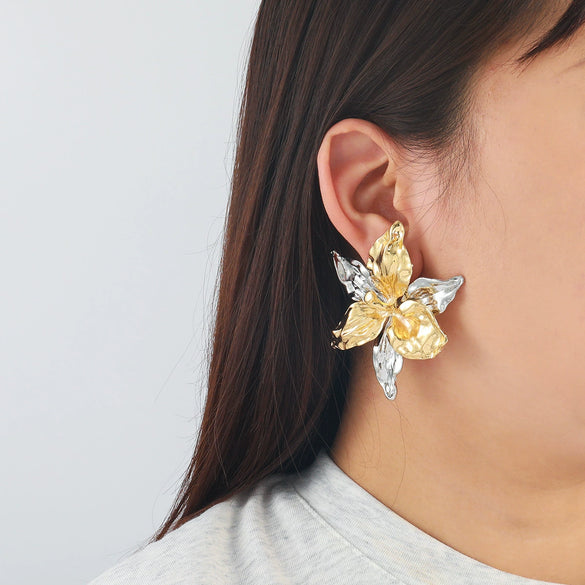 Wholesale Women's Fashion Multilayer Zinc Alloy Earrings With Flower Pattern And Electroplating Design