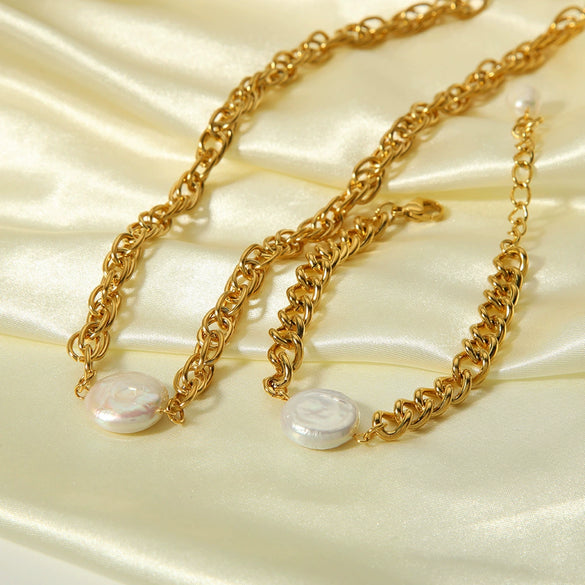 Wholesale Women's Fashion Natural Shell Bead And Stainless Steel Necklace And Bracelet With Geometric Pattern And Pvdp Furnace Real Gold Treatment