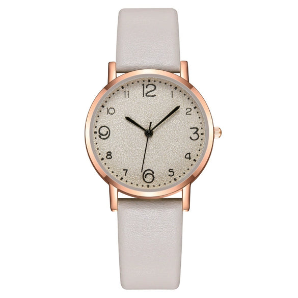 Wholesale Women's Fashion Quartz Watch With Alloy Case Leather Strap And Round Dial