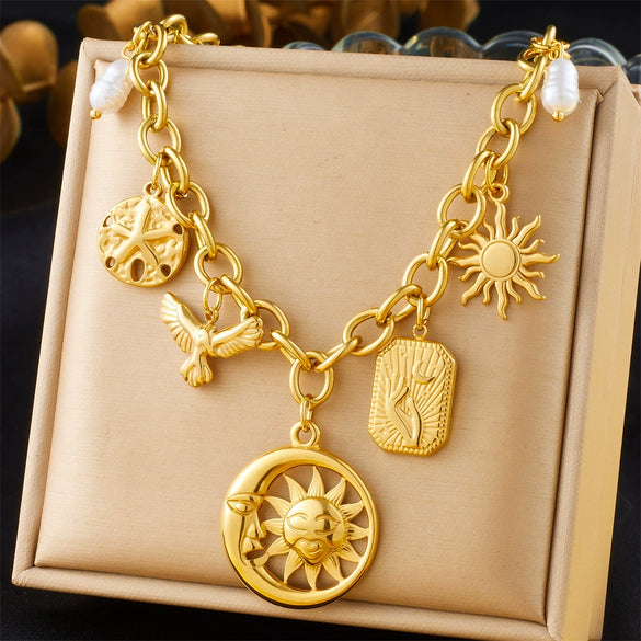 Wholesale Women's Fashion Retro Exaggerated Gold Electroplated Stainless Steel Chain Necklace With Star And Heart Elements