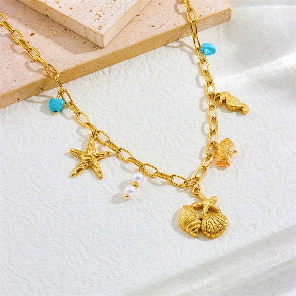 Wholesale Women's Fashion Retro Exaggerated Gold Electroplated Stainless Steel Chain Necklace With Star And Heart Elements