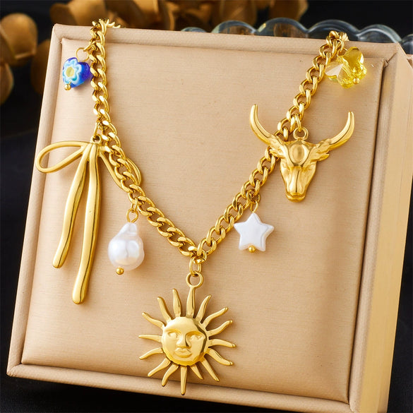 Wholesale Women's Fashion Retro Exaggerated Gold Electroplated Stainless Steel Chain Necklace With Star And Heart Elements