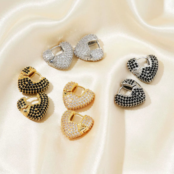 Wholesale Women's Fashion Retro Heart Shape Copper Inlaid Zircon Electroplated Earrings