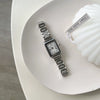 Wholesale Women's Fashion Retro Quartz Watch With Alloy Case And Steel Strip Band