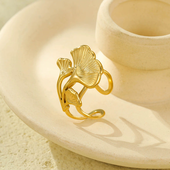 Wholesale Women's Fashion Ring Ginkgo Leaf Titanium Steel Electroplated