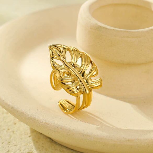 Wholesale Women's Fashion Ring Ginkgo Leaf Titanium Steel Electroplated