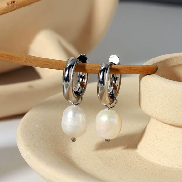 Wholesale Women's Fashion Simple Ins Stainless Steel Earrings With Natural Freshwater Pearl Pendant Vacuum Real Gold Electroplating In Pvd Furnace