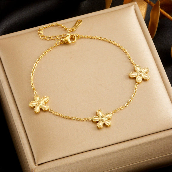 Wholesale Women's Fashion Simple Versatile Goldplated Stainless Steel Fivepetal Flower Bracelet Jewelry