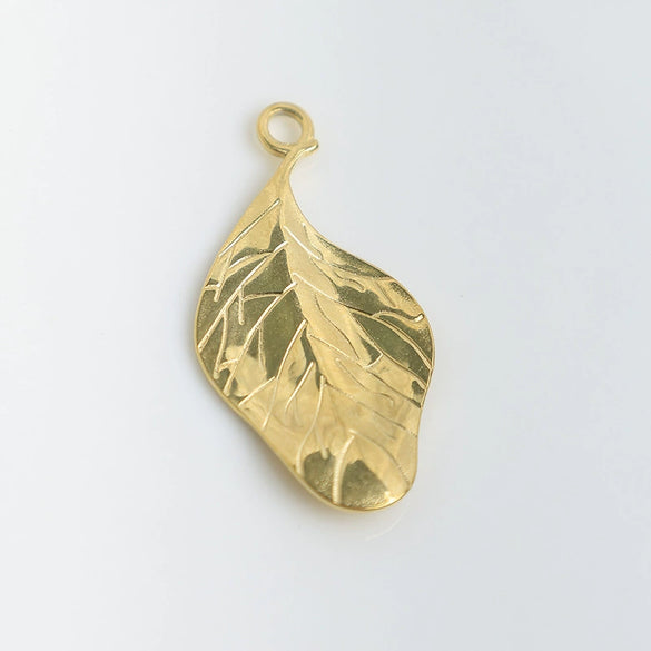 Wholesale Women's Fashion Stainless Steel Goldplated Leaf Jewelry Clavicle Chain