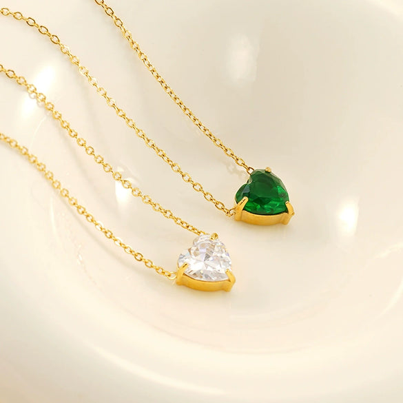 Wholesale Women's Fashion Stainless Steel Heartshaped Zircon Electroplated Clavicle Necklace