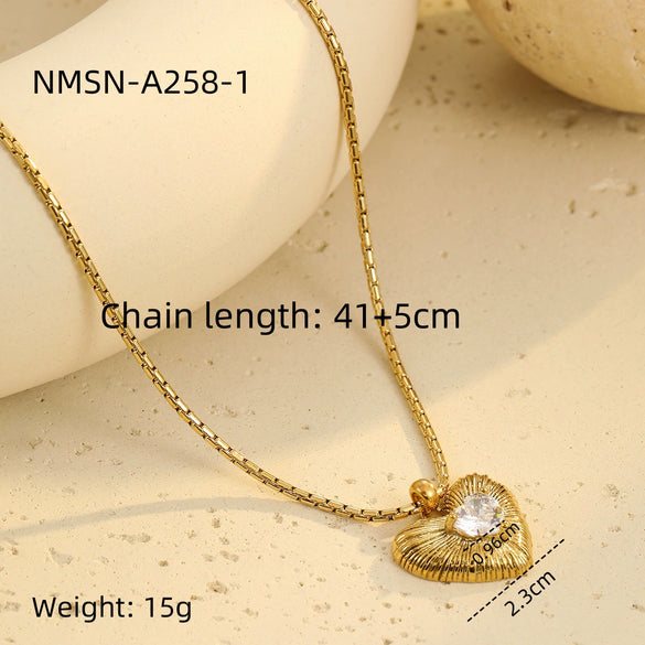 Wholesale Women's Fashion Stainless Steel 18K Electroplated Geometric Heart Pendant Necklace