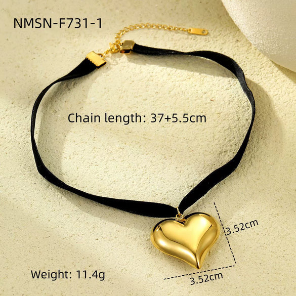 Wholesale Women's Fashion Stainless Steel 18K Electroplated Geometric Heart Pendant Necklace