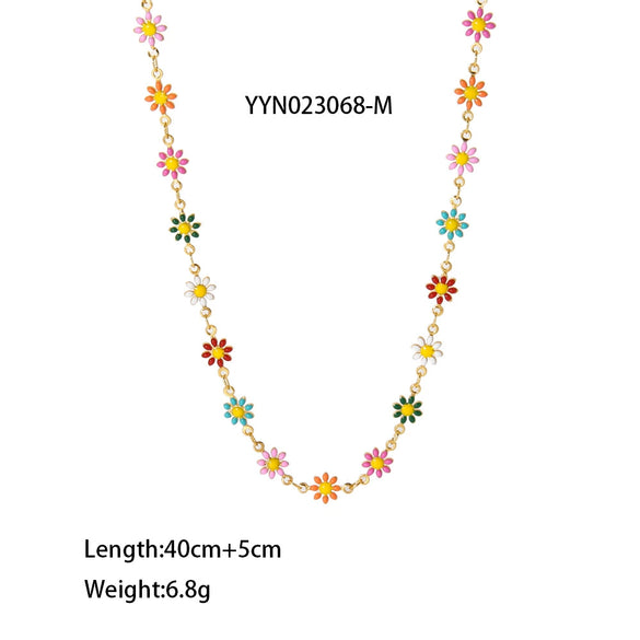 Wholesale Women's Fashion Stainless Steel Necklace With Small Wrinkled Chrysanthemum Design And Electroplating Treatment Chain Type Ochain