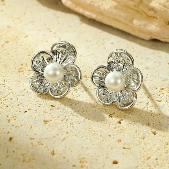 Wholesale Women's Fashion Titanium Steel And Pearl Flower Earrings With Electroplating Treatment