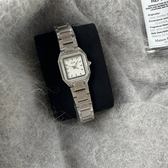 Wholesale Women's Fashionable Artistic Minimalist Square Quartz Watch With Metal Case Alloy Strap And Ordinary Glass Mirror