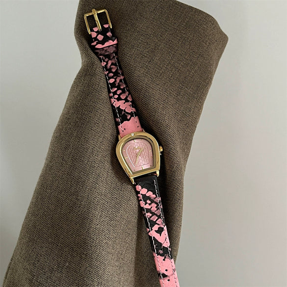 Wholesale Women's Fashionable Elegant Round Dial Alloy Case Super Fiber Strap Snake Pattern Watch